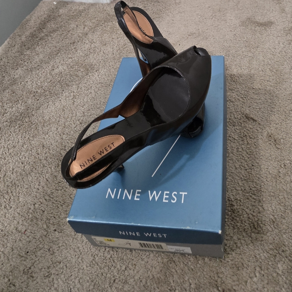 Nine West Dark Brown Women's Shoes Pre-owed Size 8. 4 Inch Heel.